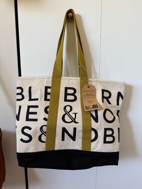 Barnes and noble tote (NWT)